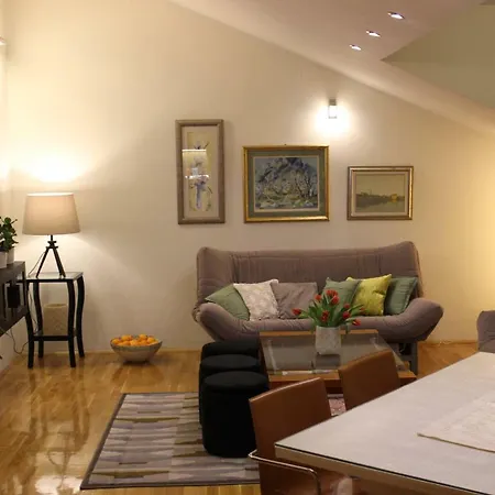 Panorama Penthouse For 8+2 شقة